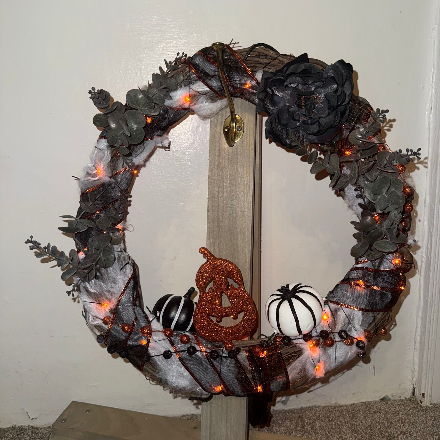 18” Spooky w/ Lighting